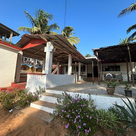 Ocean View Goan Beach House Calangute Exteriör bild