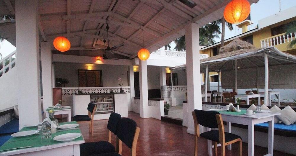 Ocean View Goan Beach House Calangute Exteriör bild