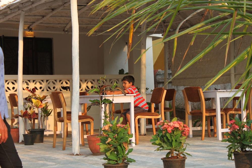 Ocean View Goan Beach House Calangute Exteriör bild