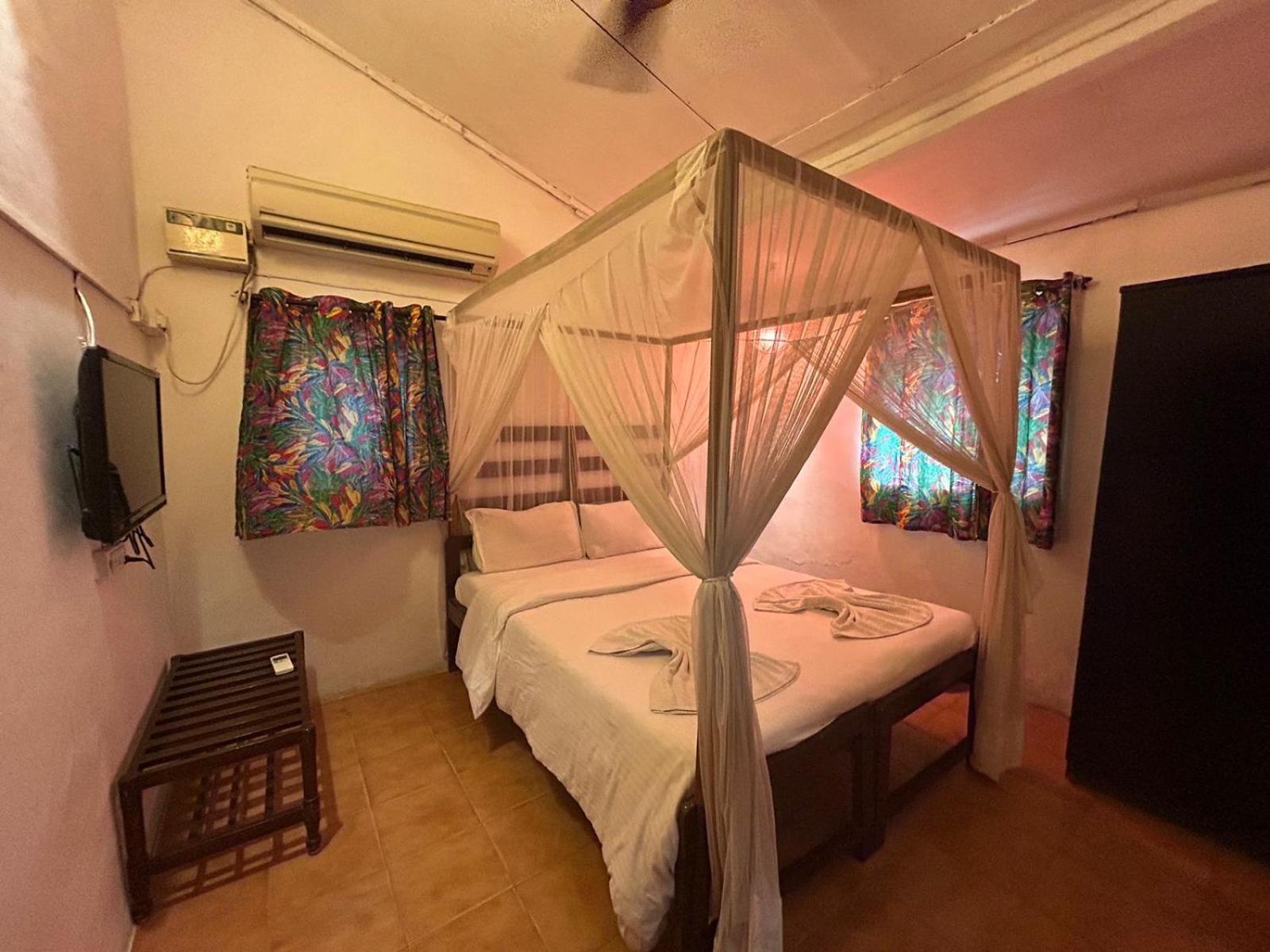 Ocean View Goan Beach House Calangute Exteriör bild