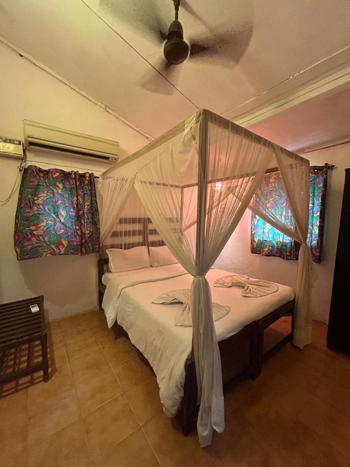 Ocean View Goan Beach House Calangute Exteriör bild