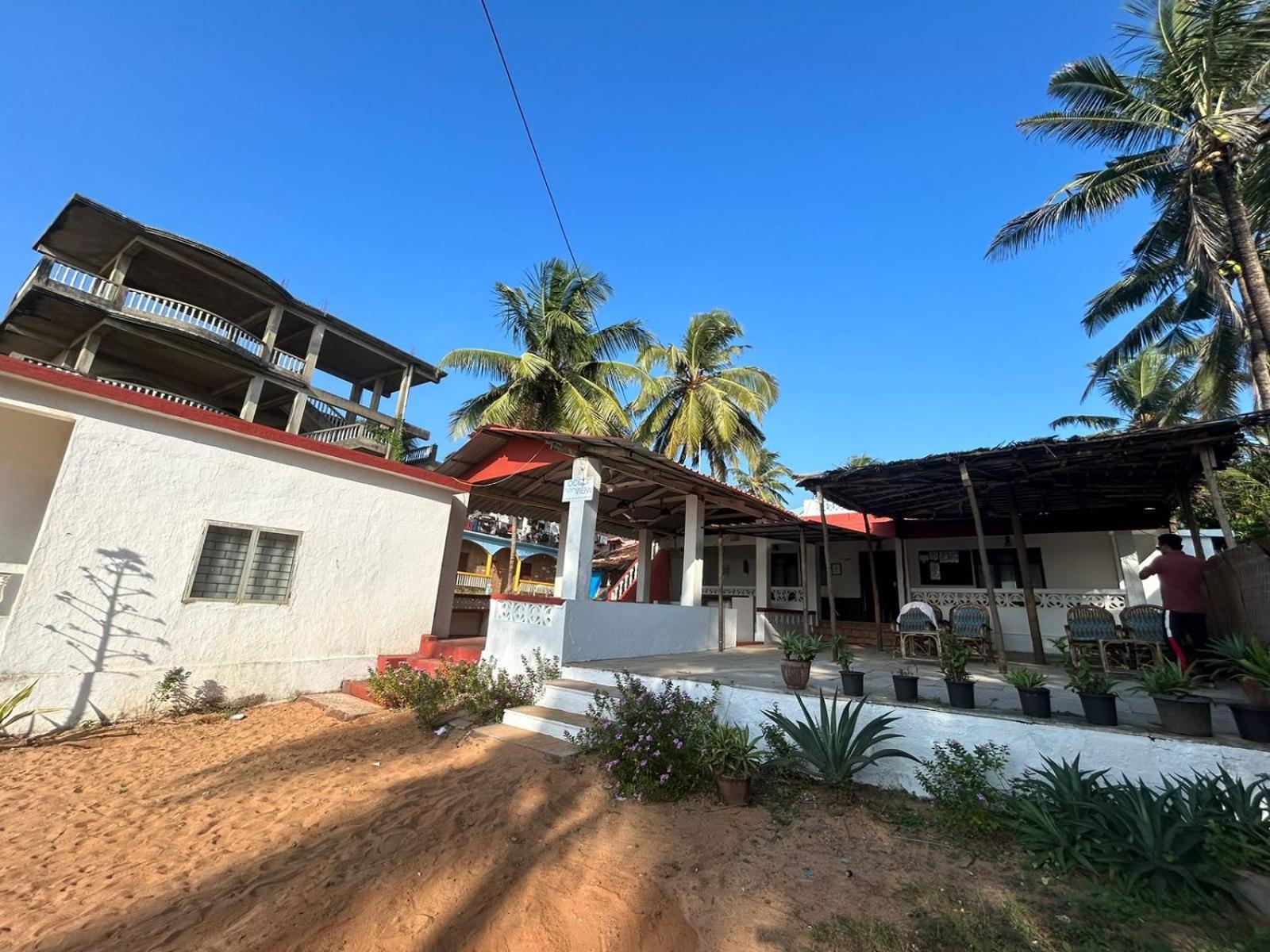 Ocean View Goan Beach House Calangute Exteriör bild